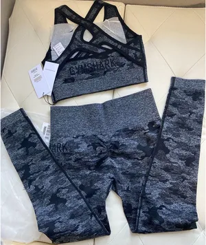 Gymshark Camo Seamless Leggings and sports bra thumbnail 3