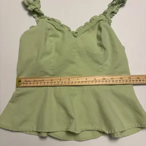 E&M Peplum Top Women Size M Green Ruffle Strap Smocked Back Sweetheart Neck thumbnail 4
