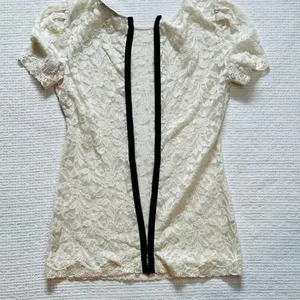 VS MODA Intl Lace Top Y2K Boho Sm Cream Back Zip-Up - Victoria’s Secret Holiday thumbnail 6