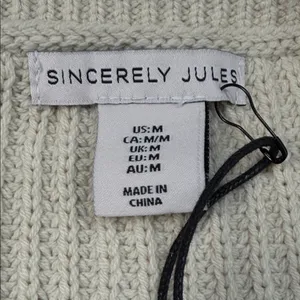 Sincerely Jules NWT Black and Cream Striped V-Neck Knit Sweater Vest Size Medium thumbnail 4
