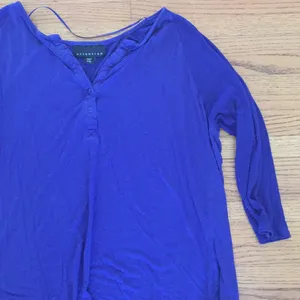 Attention blue top thumbnail 3