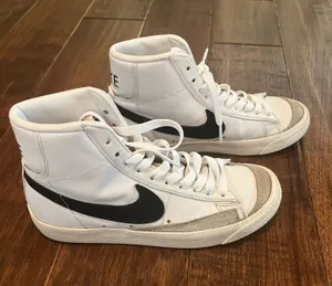 Nike Women’s Blazer Mid 77 High Top Sneaker thumbnail 1