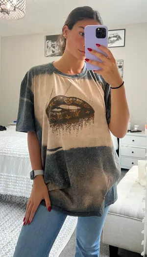 Gildan Lips Acid Wash T-shirt thumbnail 1