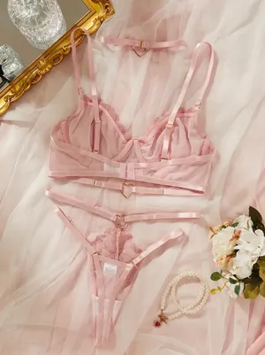 Elegant Lace Bra Set in Soft Pink thumbnail 2