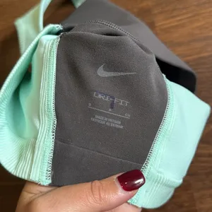 Nike sports bra thumbnail 4