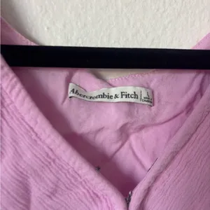 Abercrombie & Fitch // Knot Front Flutter Sleeve Pink Top thumbnail 4