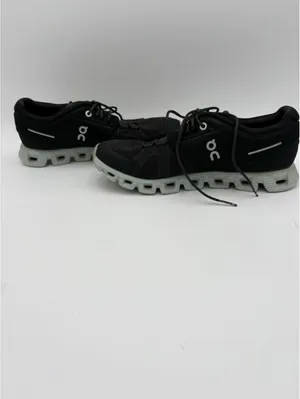 On Cloud Woman’s 7.5 Running Shoes - Excellent Condition-Running Or Casual thumbnail 3