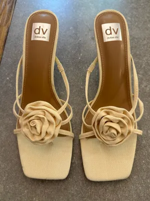 DV Dolce Vita Zelly Rosette Sandal Cream Canvas Strappy Heels Size 11 thumbnail 3