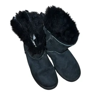 Ugg Women's Black Fur-Lined Boots Size 8 thumbnail 1