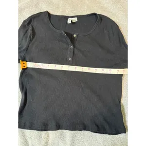 H&M‎ Divided Size Medium Black Long Sleeve Shirt Ribbed Quarter Button Causal thumbnail 3