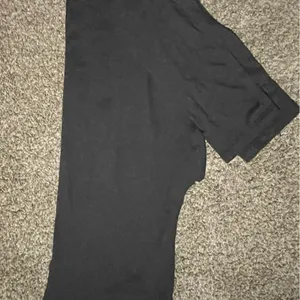 Woman’s Aeropostale Gray High-Rise Perfect Leggings soft, stretchy fabric thumbnail 4