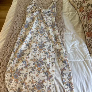 Abercrombie White floral midi dress thumbnail 2