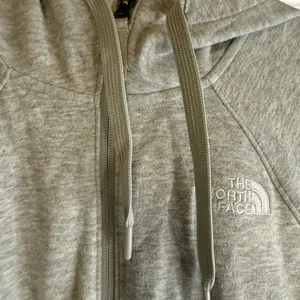 Women grey the North Face full zip hoodie thumbnail 4