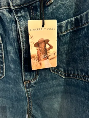 jeans thumbnail 3