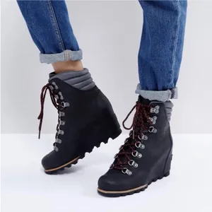 Sorel Conquest Wedge Black Leather Red Lace Up Booties Women Size 8.5 thumbnail 4