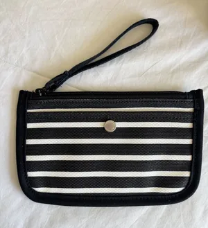 Lands End Pouch thumbnail 1