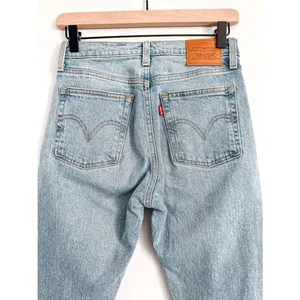 Levi’s Wedgie High Rise Light Wash Jeans Size 25 thumbnail 6