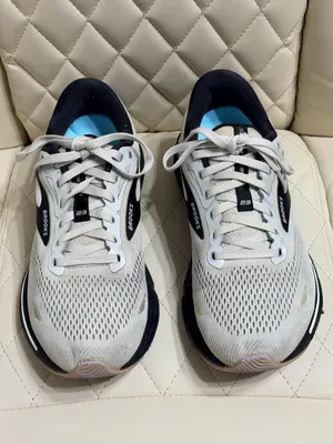 Brooks Adrenaline GTS 23 size 8.5 wide with Hoka insoles thumbnail 15