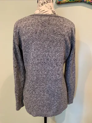 Old Navy Women’s Small Black and Gray Marled Long-Sleeve Pullover Tunic Sweater thumbnail 4