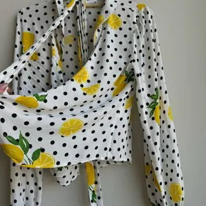 Lovers + Friends Mikayla Lemon Polka Dot Balloon Sleeve Wrap Blouse Size Small thumbnail 3