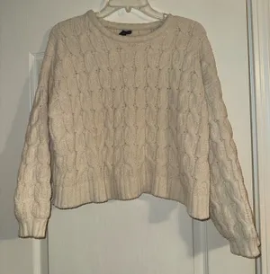 White moon & Madison Cable-Knit Crewneck cropped Sweater thumbnail 1