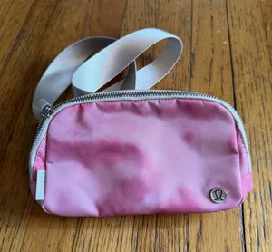 Lululemon Everywhere Belt Bag O/S Pink Tie Dye Nylon Crossbody Fanny Pack Zip thumbnail 1