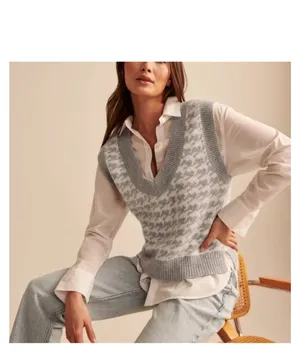 Abercrombie Gray and White Houndstooth Vneck Sweater Vest thumbnail 6