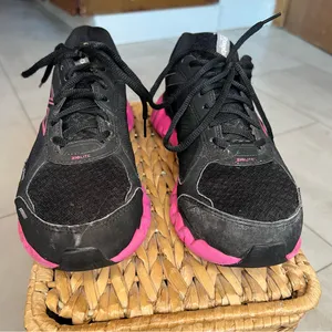Reebok ZigLite Womens Black And Pink‎ Athletic Running Shoes Sz 9.5 us thumbnail 3