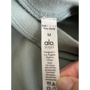 Alo Yoga Womens Sage Green Cropped Pullover‎ Sweatshirt Raw Hem Size M thumbnail 4