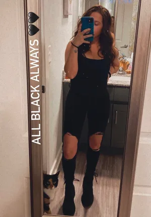 Levi's 721 High-Rise Skinny Jeans thumbnail 4