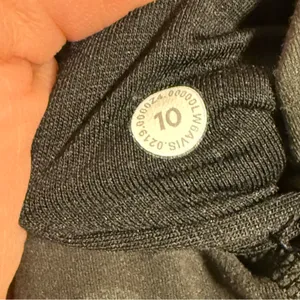 Lululemon Align Crop *21" Incognito Camo Multi Gator Green- Size 10 thumbnail 4