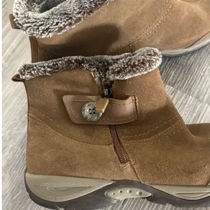 Easy Spirit Womens Brown Suede Faux‎ Fur Trim Ankle Boots Side Zip Size 9.5 Wide thumbnail 3
