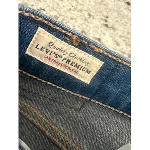 Levi's Premium Baggy Dad Jeans Womens 30x30 Mid Rise Wide Leg Medium Wash thumbnail 4