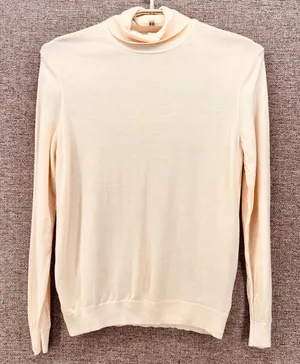 Uniqlo Wool Turtleneck Sweater Yellow‎ Large thumbnail 1