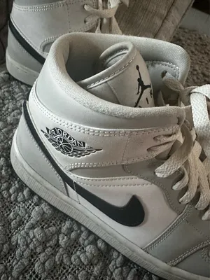 Nike air jordan 1 mid  thumbnail 4