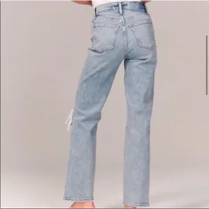 Abercrombie NEW 90s Straight Ultra High Rise Jeans thumbnail 2