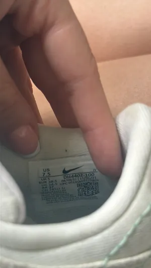 Nike Dunk Low thumbnail 6