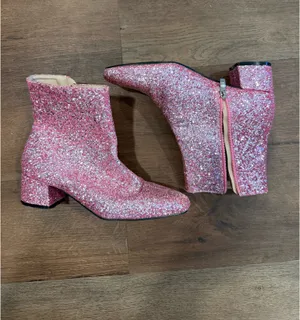 Sparkly Pink Boots Size 7 thumbnail 3