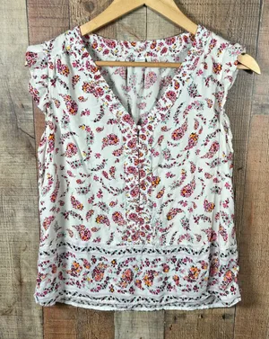 Old Navy White Floral Paisley Rayon Flutter Sleeve Button V-Neck Blouse Boho M thumbnail 1