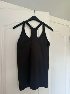 Lululemon black tank  thumbnail 2