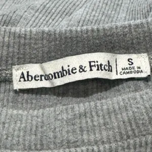 Abercrombie Athletics Abercrombie & Fitch Gray Ribbed Long Sleeve Crop Top Crew Neck Shirt Size Small thumbnail 7