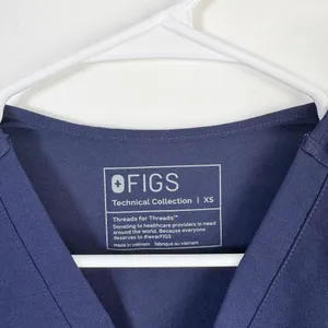 FIGS Technical Collection Catarina One Pocket Scrub Top Navy Short Sleeve XS thumbnail 2