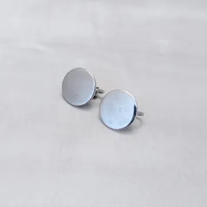 Vintage Clip On Earrings 5/8" Mirrored Silver Tone Disk - Marks - Fair Condition thumbnail 9