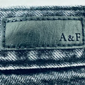 Abercrombie & Fitch Black Jean Shorts Size 2 Waist 28” Annie High Rise Short thumbnail 5