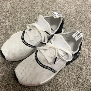 3 Stripes Sneakers thumbnail 3