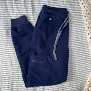 Figs Navy High Waisted Zamora Jogger Scrub Pants thumbnail 3