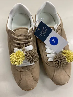 Universal Threads JoJo Beige Suede Pom Pom Sneakers Women’s Size 7 Casual Lace Up thumbnail 5