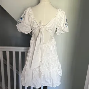 miami White Dress with Blue Floral Embroidery thumbnail 4