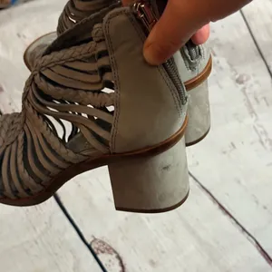 Vince camuto braided leather strappy chunky heel open toe taupe brand new thumbnail 3