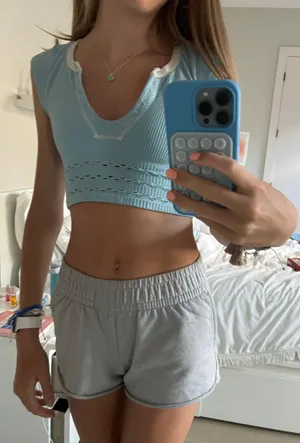 Urban Outfitters Top thumbnail 2